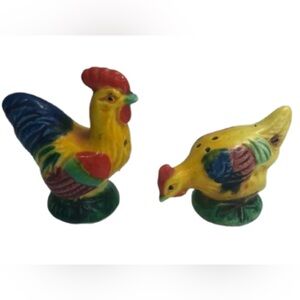 COLORFUL ROOSTER AND HEN SALT AND PEPPER SHAKERS • VINTAGE • 2.5”